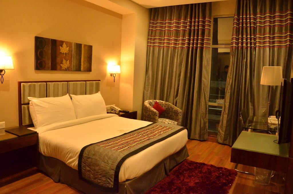 Hotel Down Town Jalandhar Quarto foto